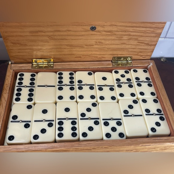 Vintage Wooden Box Brass DUCK Handle Filled With Dominoes Rae - Picture 4 of 11